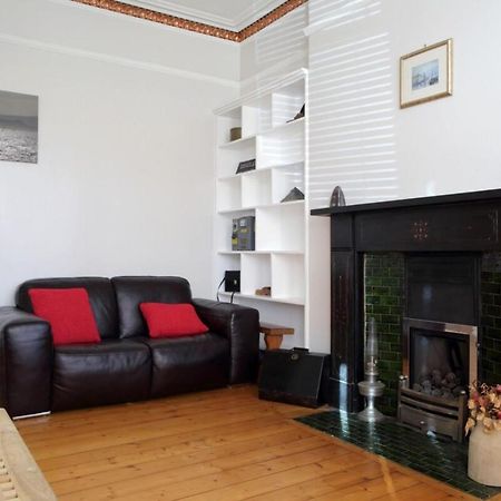 Central And Spacious 2 Bedroom Flat With Garden 爱丁堡 外观 照片