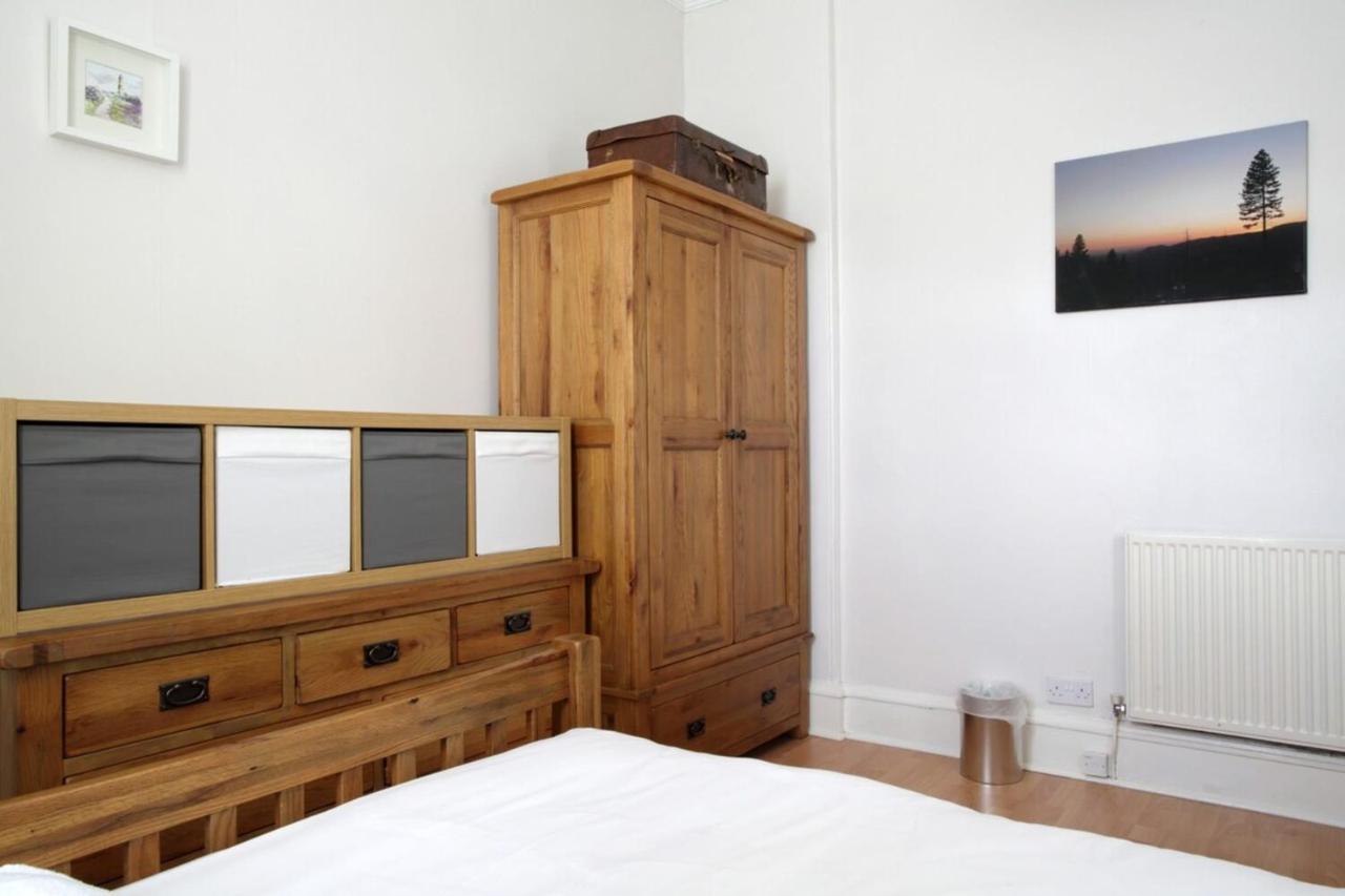 Central And Spacious 2 Bedroom Flat With Garden 爱丁堡 外观 照片