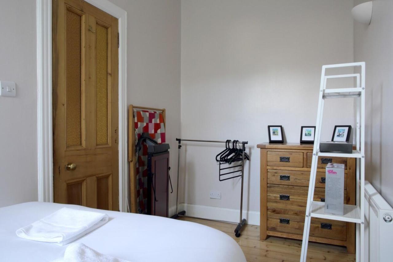 Central And Spacious 2 Bedroom Flat With Garden 爱丁堡 外观 照片